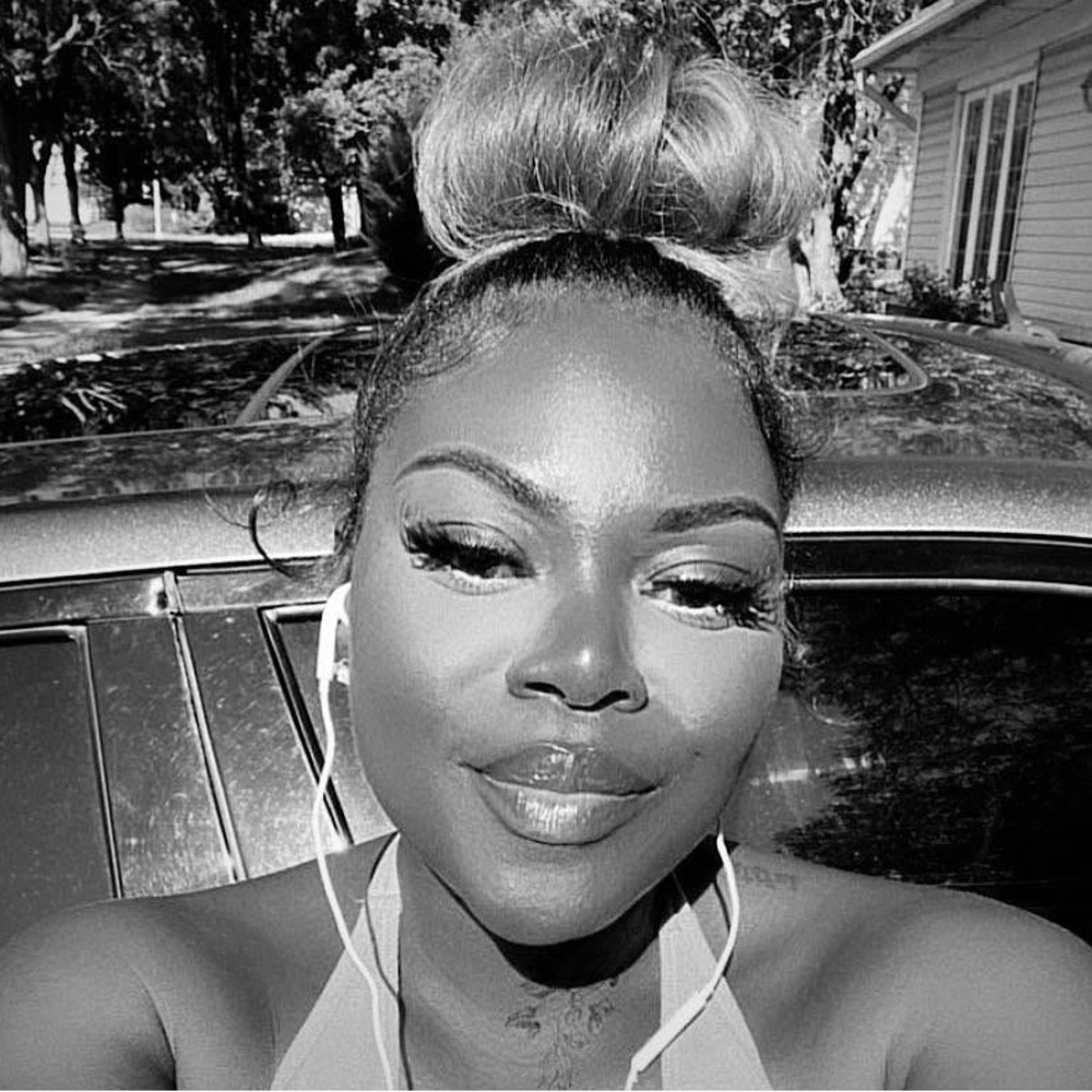 Meet your Posher, Donisha